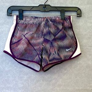 Nike     Size: S (Girl)    Short